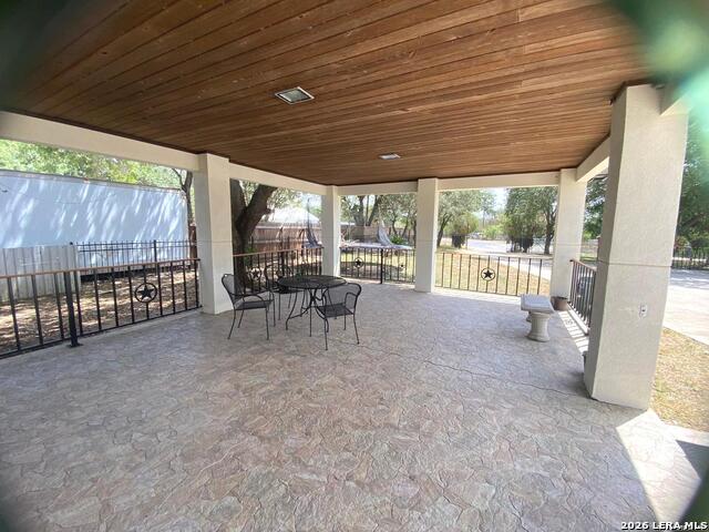 10851 Silver Trl Property Photo 2