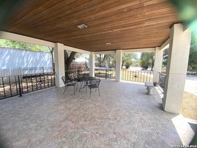 10851 Silver Trl Property Photo 13