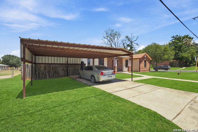 821 S E Colorado St Property Photo 3