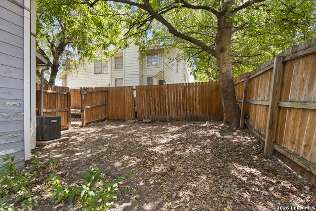 6714 Windsor Holw Property Photo 22