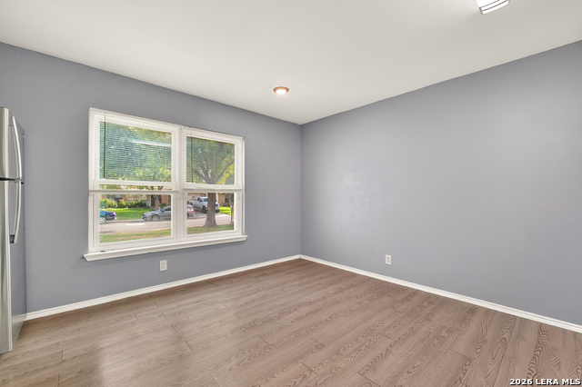 5827 Sun Bay Property Photo 7