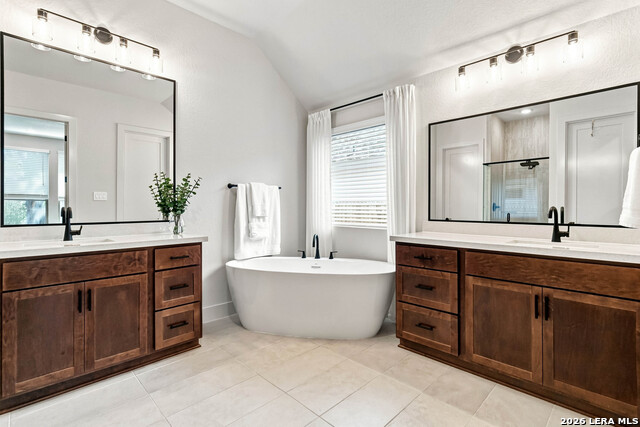 1619 Dunvegan Park Property Photo 24