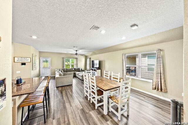 811 Blue Landing Property Photo 3