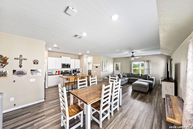 811 Blue Landing Property Photo 5