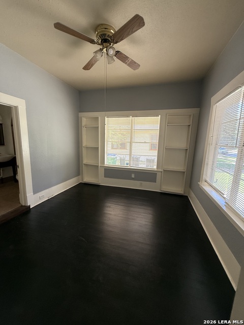 810 E Guenther Property Photo 3