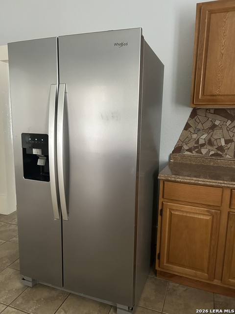 810 E Guenther Property Photo 16