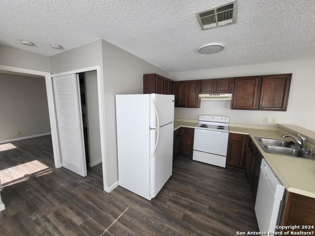 8431 Cranberry Hl Property Photo 6