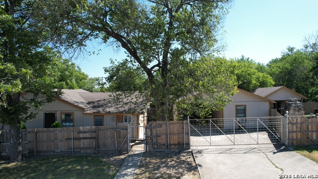 1995 Cross St Property Photo 1