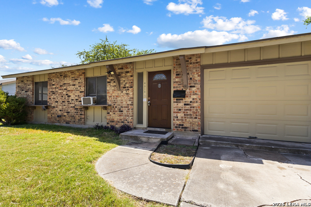4318 Sun Gate St Property Photo 3