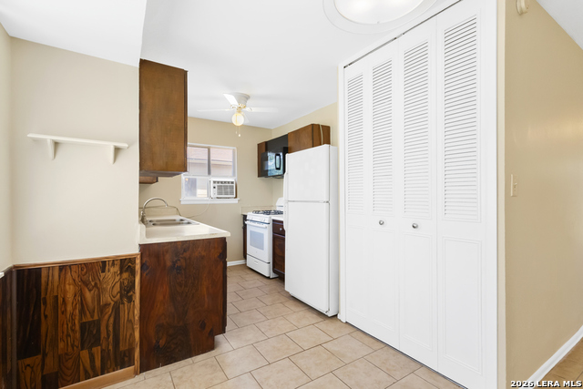 4318 Sun Gate St Property Photo 9