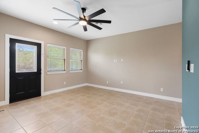 924 Scenic Hills Dr Property Photo 5