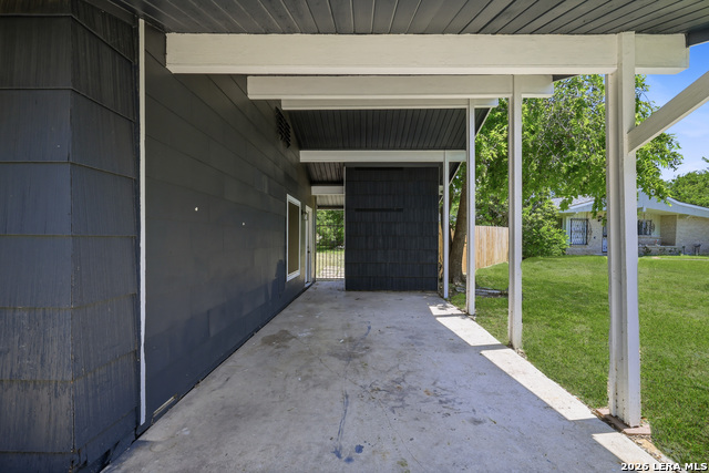 7126 Westbriar Property Photo 3