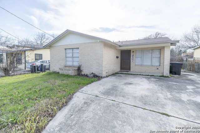 4507 Howard St Property Photo 2