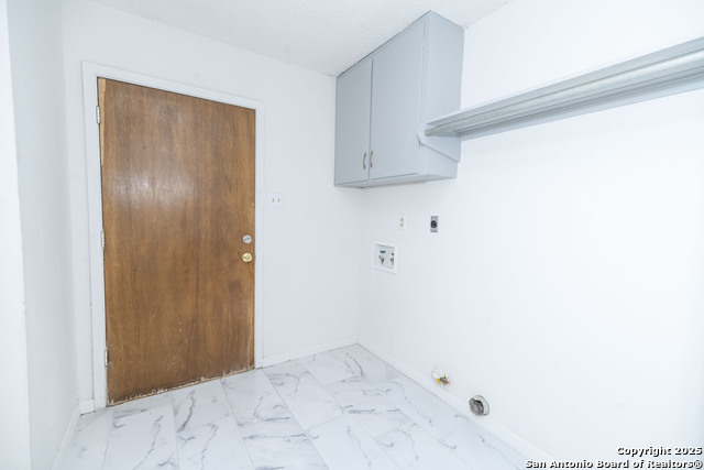 4507 Howard St Property Photo 8