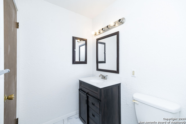 4507 Howard St Property Photo 16