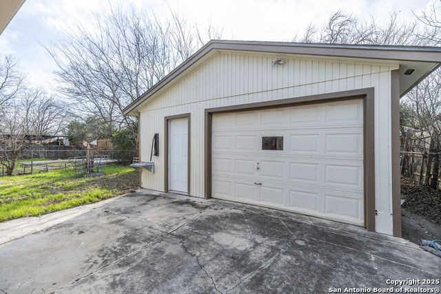 4507 Howard St Property Photo 17