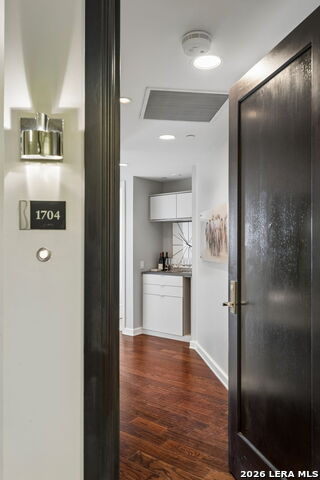 4242 Broadway Property Photo 4