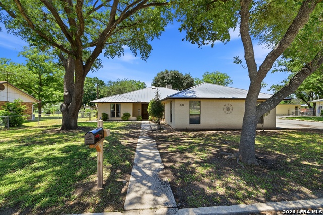 901 Gentilz Property Photo 1