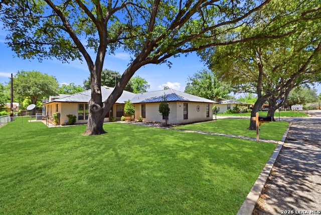 901 Gentilz Property Photo 3