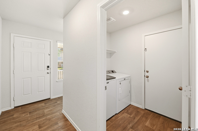 216 E Middle Green Loop Property Photo 5