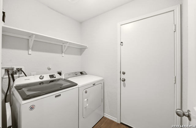 216 E Middle Green Loop Property Photo 6