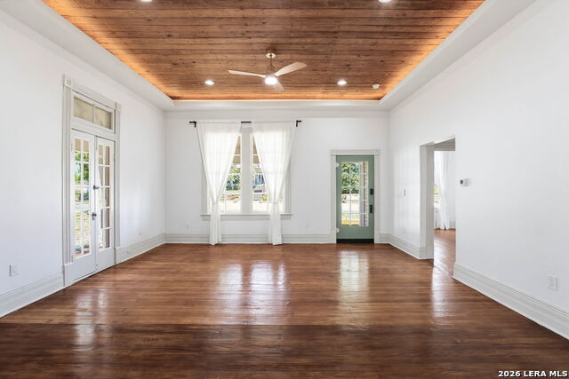 824 N Pine St Property Photo 4