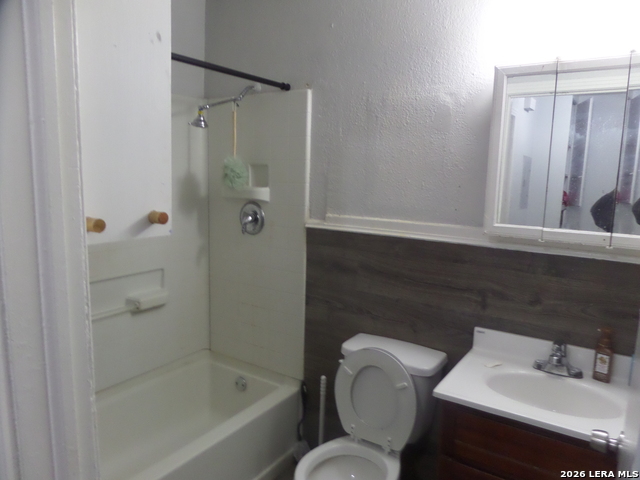 290 Harcourt Ave. Property Photo 10