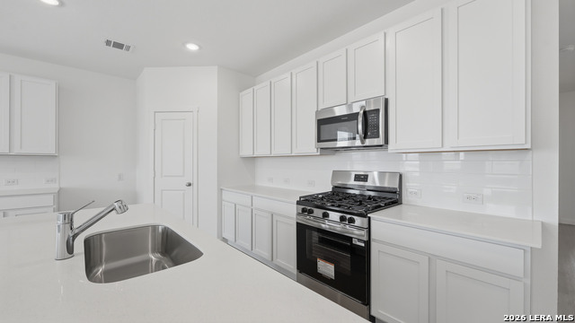 1304 Apron Trl Property Photo 18