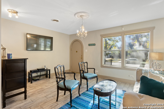333 Redwood St Property Photo 6