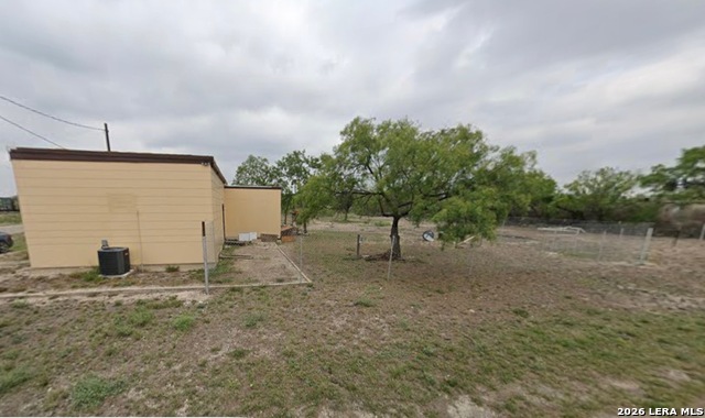385 N Railroad St Property Photo 3