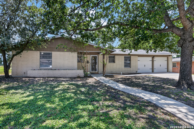 406 E Rector St Property Photo 1