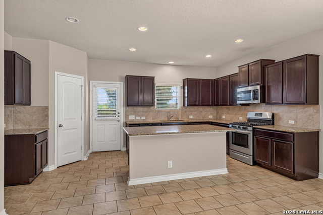14918 Goldfinch Way Property Photo 9