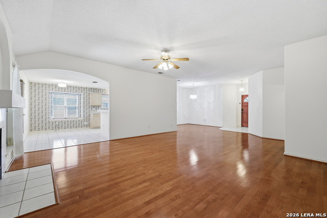 11218 Quail Pass Property Photo 6