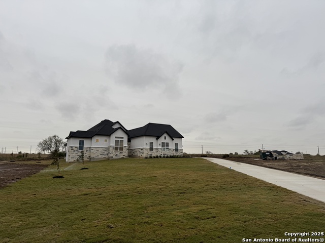 521 Lago Landing Property Photo 1
