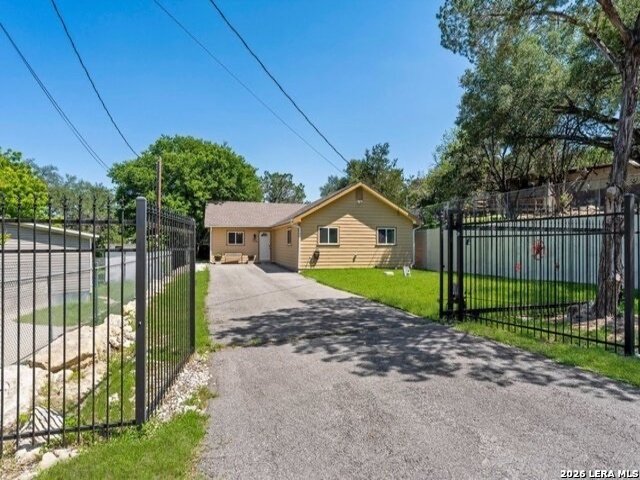 735 Green Castle Property Photo 4