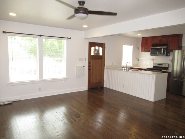 313 Natalen Property Photo 3