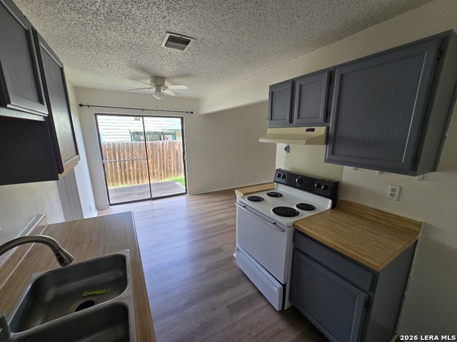 7906 Falcon Ridge Dr Property Photo 8