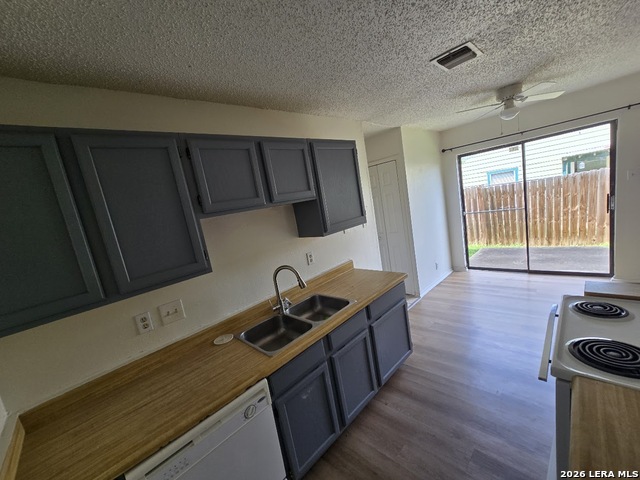 7906 Falcon Ridge Dr Property Photo 9