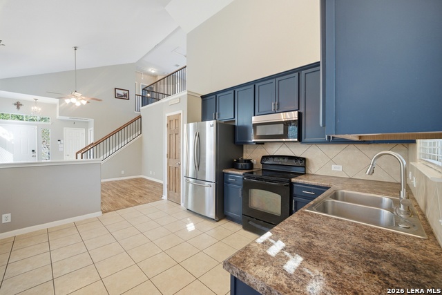 2158 Hazelwood Property Photo 10