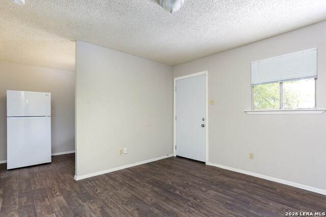 102 E Cheryl Dr Property Photo 3