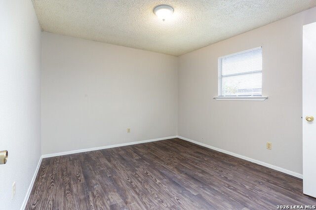 102 E Cheryl Dr Property Photo 5