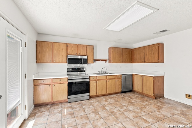 8018 Chestnut Bluff Dr Property Photo 4