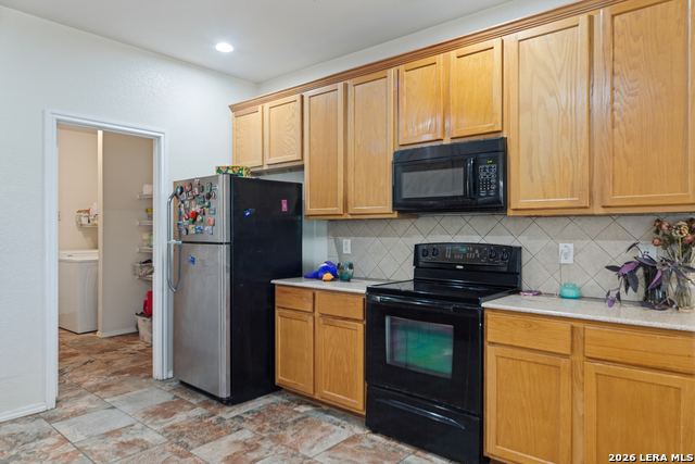 8235 Rockwell Property Photo 12
