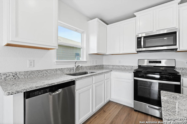 3402 Warlow Branch Property Photo 7