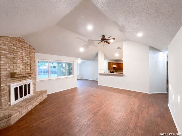 9511 Elm Gln Property Photo 3