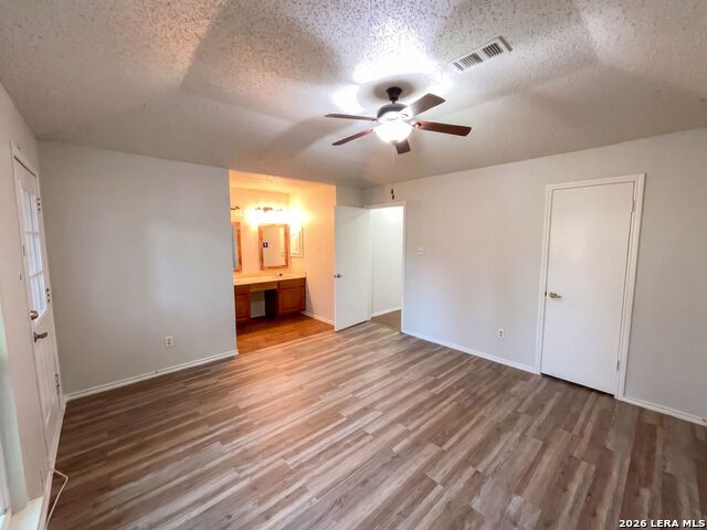 9511 Elm Gln Property Photo 4