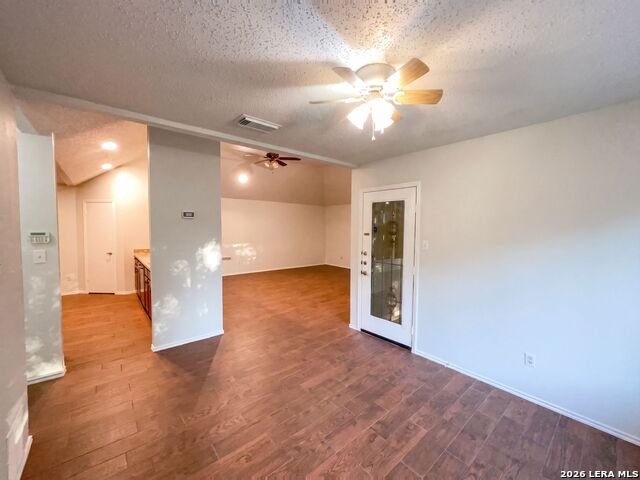9511 Elm Gln Property Photo 8