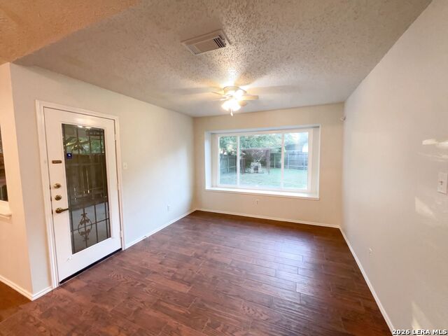 9511 Elm Gln Property Photo 9