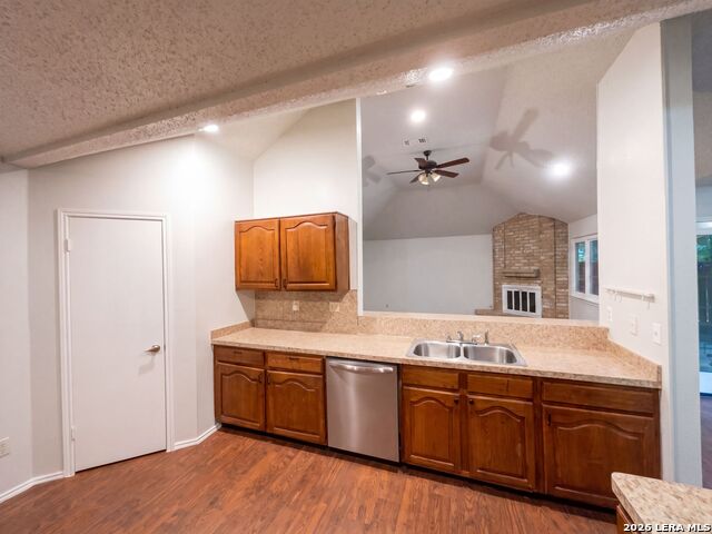 9511 Elm Gln Property Photo 12