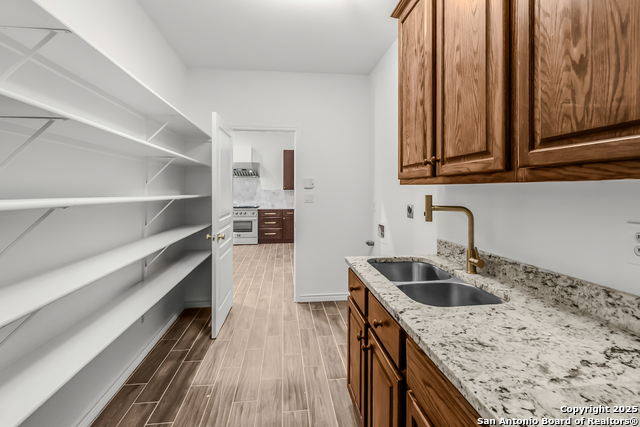 111 Westwood Way Property Photo 18